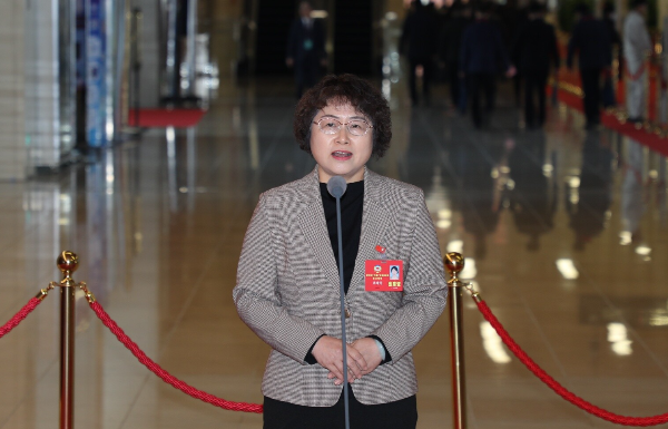 省政協(xié)委員，廣東工業(yè)大學(xué)黨委常委、統(tǒng)戰(zhàn)部部長李靖茂：重視并開展好體育大課間